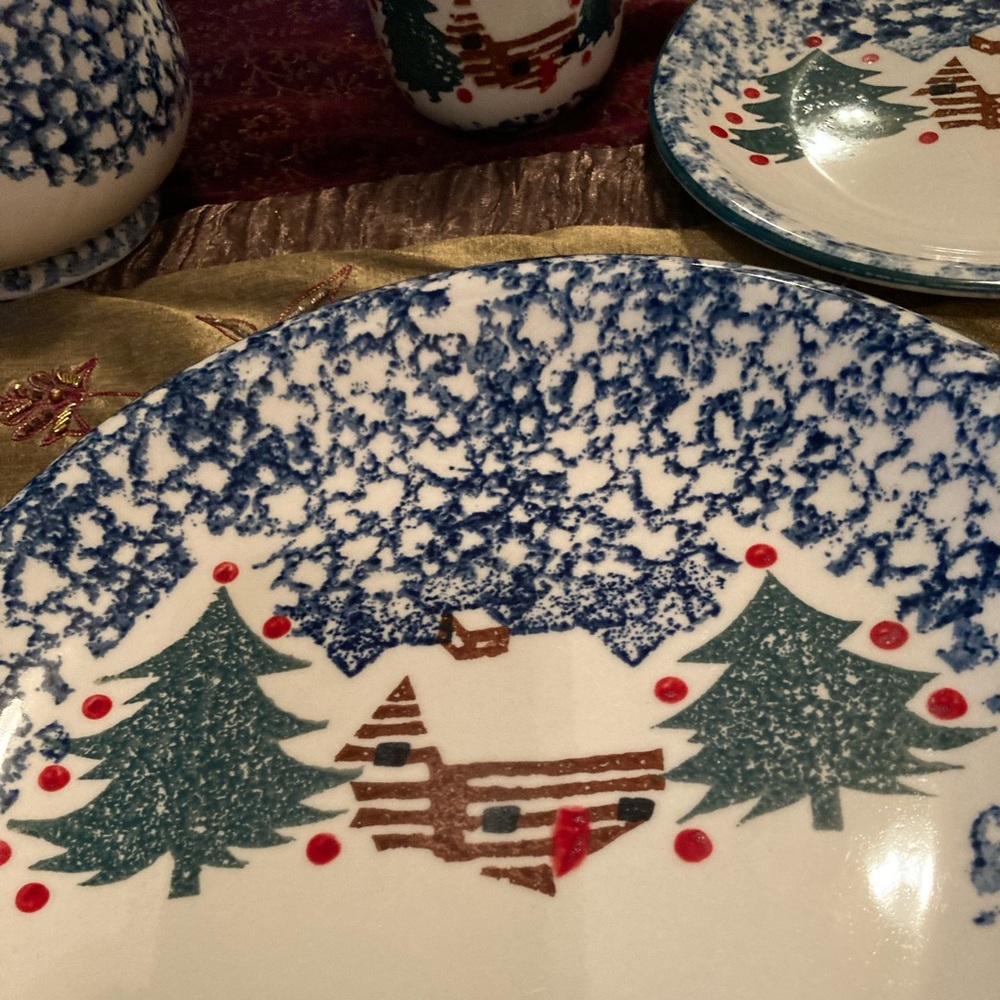 Pottery Dish & Linen Set